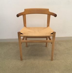 ハンス・ヴィーイナ[ウェグナー]　デザイン椅子５