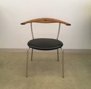 ハンス・ヴィーイナ[ウェグナー]　デザイン椅子３