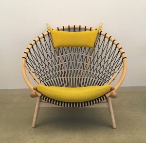 ハンス・ヴィーイナ[ウェグナー]　デザイン椅子１