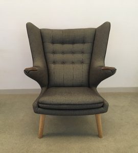 ハンス・ヴィーイナ[ウェグナー]　デザイン椅子４